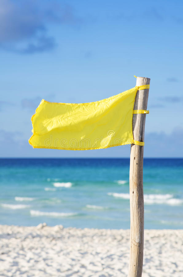 Alerte d'un vent fort: La météo agite le drapeau jaune