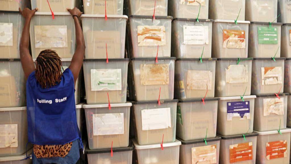 Journée de vote au Liberia: les enjeux de l'élection présidentielle