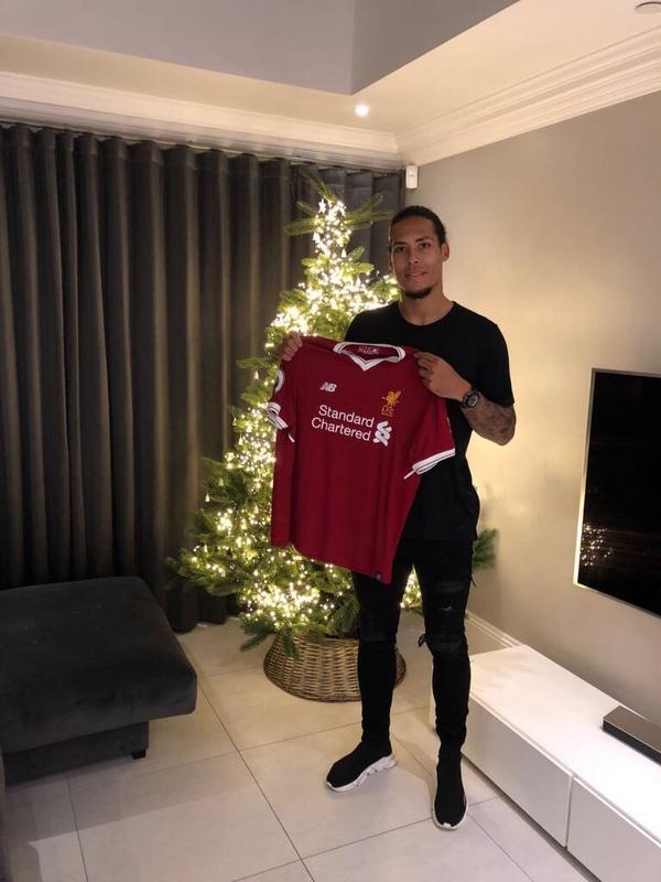 OFFICIEL: Liverpool accepte un contrat de 75 millions de £ avec Van Dijk