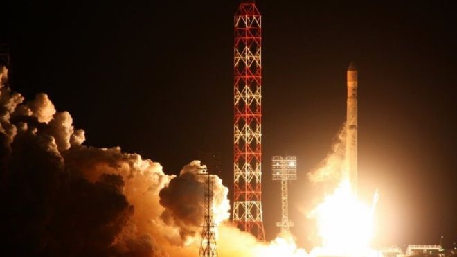 La Russie rétablit le contact avec Angosat-1