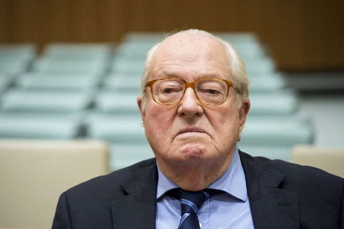 Pour Jean-Marie Le Pen, changer le nom du FN constituerait une «véritable trahison»
