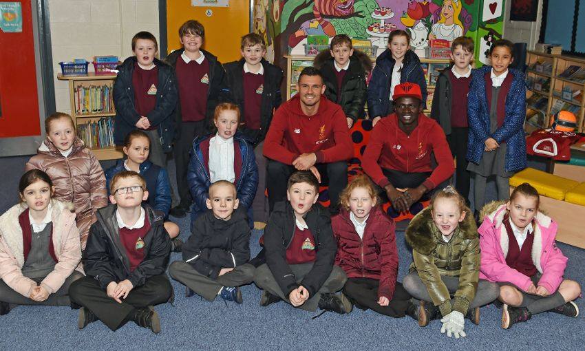 Sadio Mane et Dejan Lovren ont rendu visite aux enfants de Liverpool