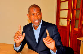 «Un président de la République au service de sa population diffère de loin d’un maire au service de ses intérêts personnels»