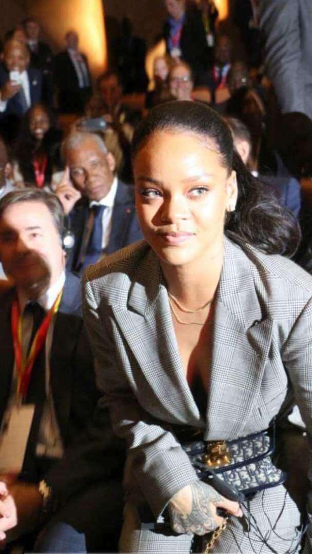 Rihanna n'a pas laissé à ses pourfendeurs le temps et l'occasion de l'atteindre...