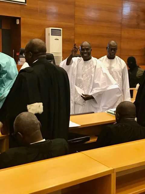 ​URGENT -  Procès Khalifa Sall : les avocats de l'Etat pris en flagrant délit de...