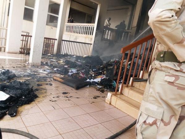 Incendie au ministère des affaires étrangères : Le ministre Tiéman Hubert Coulibaly doit s’expliquer