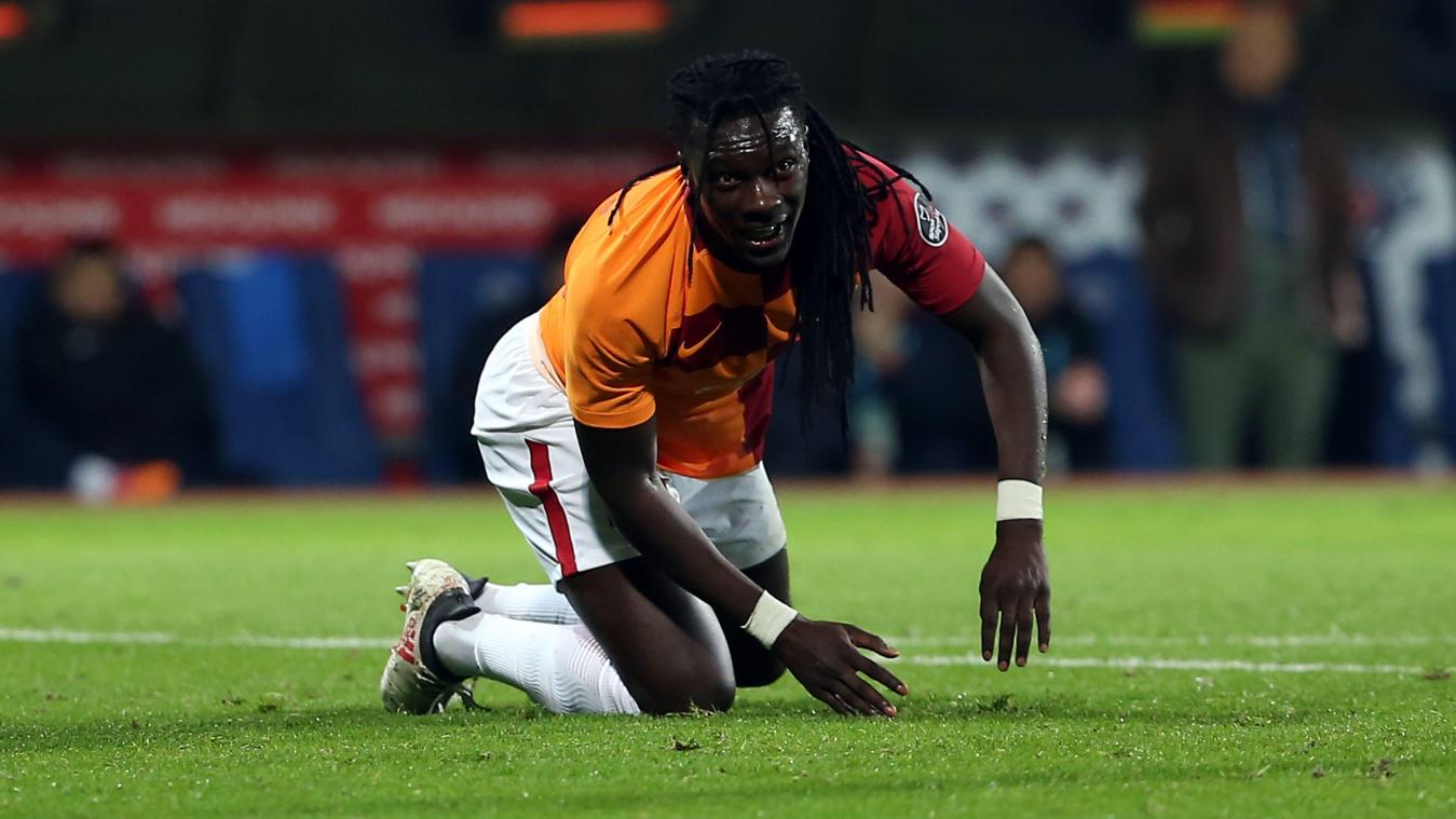 Bafetimbi Gomis (Galatasaray) s’évanouit brièvement en plein match