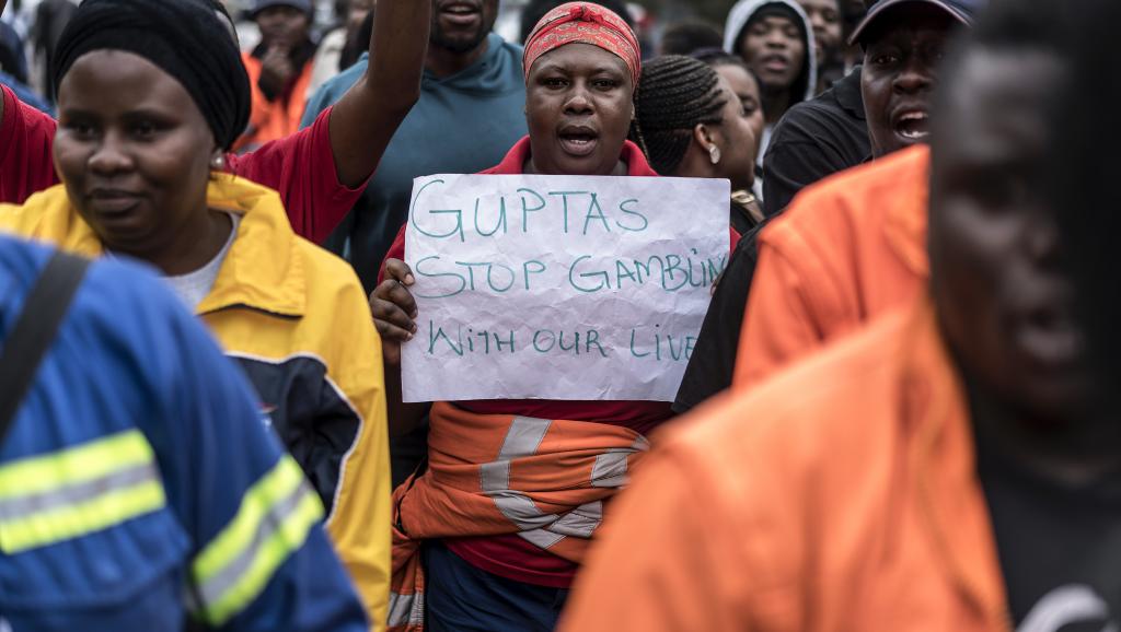 Des mineurs sud-africains en grève car une banque Gupta n'a pas pu les payer