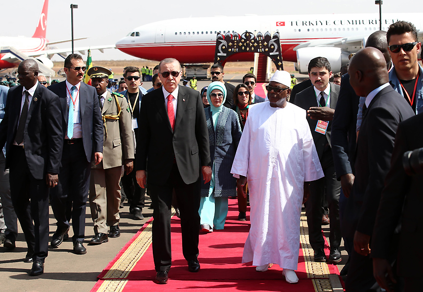 Erdogan évoque l'attaque de Ouagadougou pendant l'étape finale de sa tournée africaine au Mali