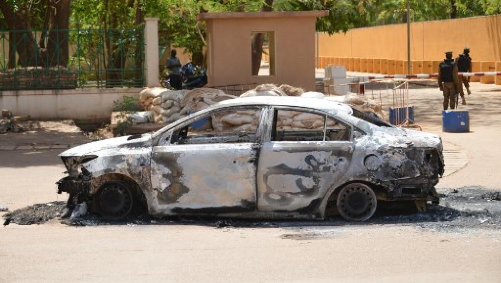 Le déroulement de la double attaque de Ouagadougou se précise