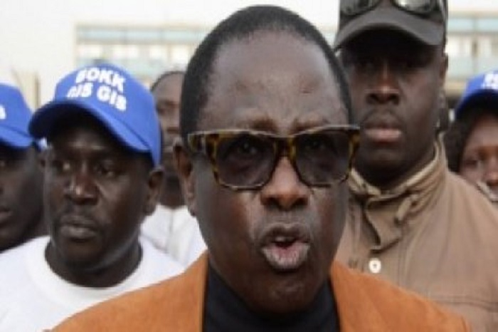 Pluie de lacrymogènes sur leur manifestation : Pape Diop sort de ses gongs