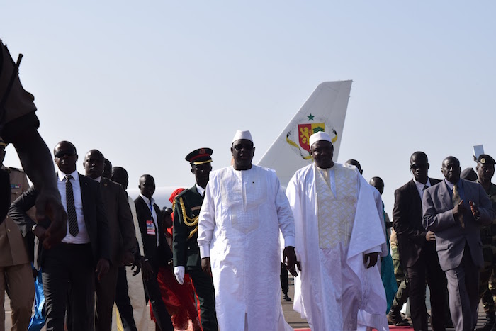 Cherté santé et éducation des Sénégalais en Gambie : Macky promet aux femmes et aux élèves d'y remédier
