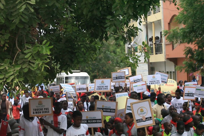 Thiès : des milliers d’élèves envahissent les rues pour soutenir les professeurs