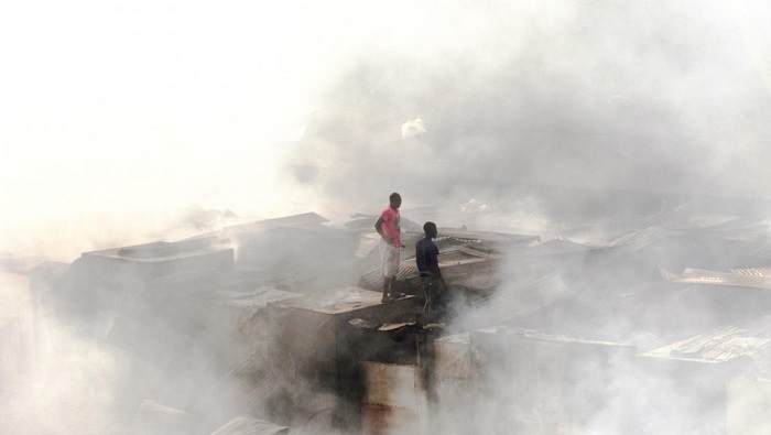 ​Guinée: le plus grand marché de Conakry ravagé par un incendie