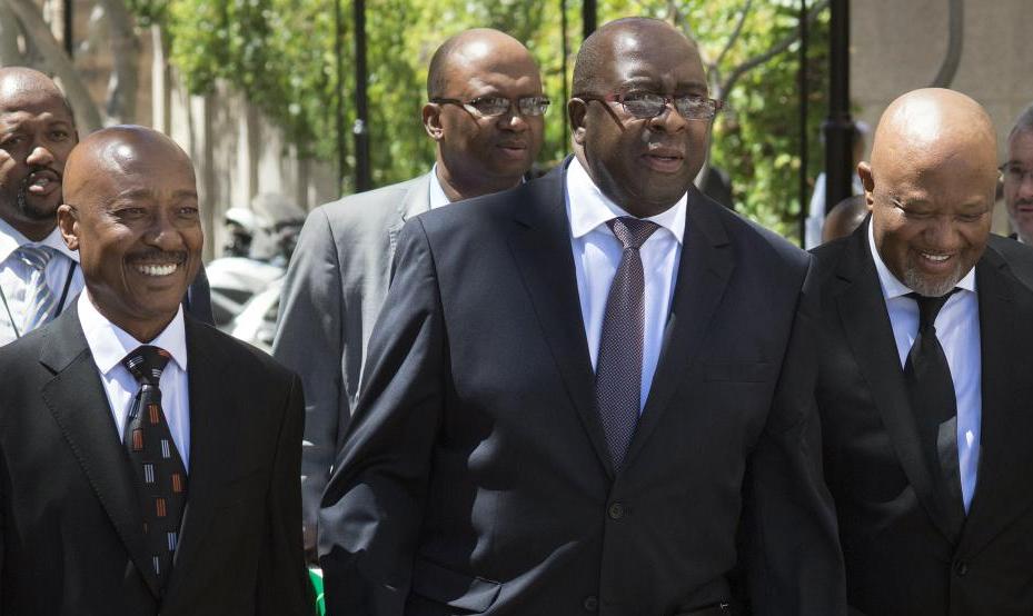 Corruption en Afrique du Sud: le président Ramaphosa suspend le patron du fisc