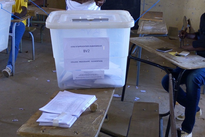 Système de parrainage : l’opposition et le pouvoir se radicalisent