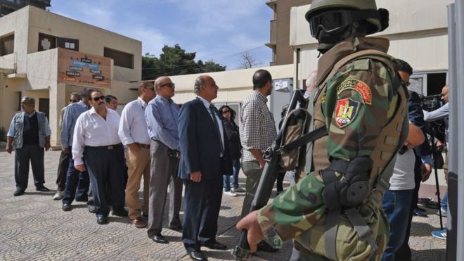 ​ Égypte : les citoyens aux urnes