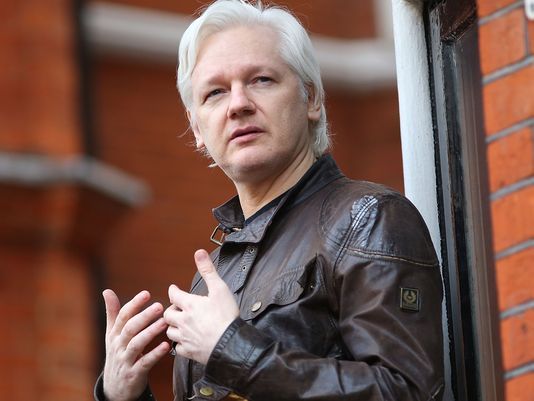Bloqué à l'ambassade à Londres, Julian Assange désormais privé d'internet