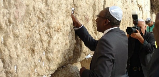 L'ambassadeur palestinien à Dakar calme la fureur en rendant visite à Sidiki Kaba