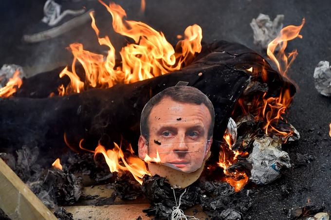 ​Nantes: le mannequin de Macron pendu et brûlé choque les élus LaREM