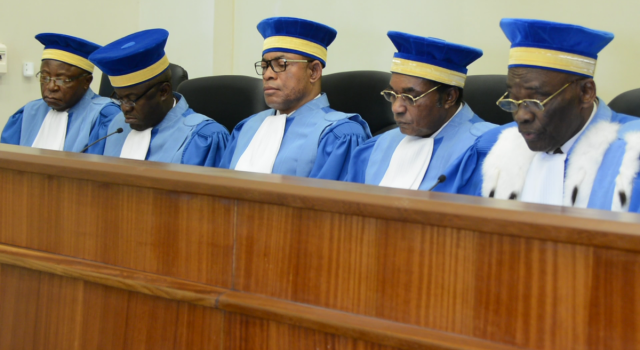 Cour constitutionnelle RDC : deux juges démissionnent, l'opposition parle de forte pression subie