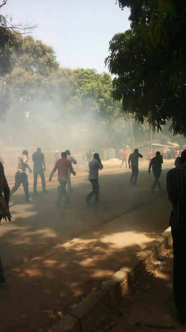 Les images du rassemblement du G6 réprimé par la police à Ziguinchor