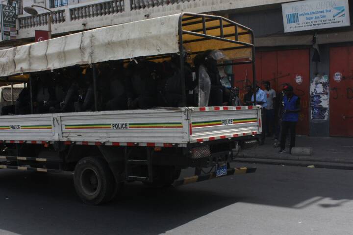 ​Sandaga : les forces de l’ordre attaquées par les manifestants, renforcent leur dispositif 