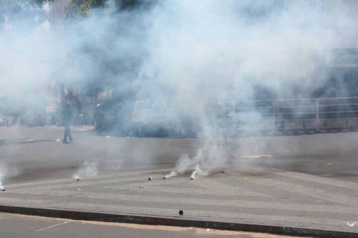 Urgent-​Abass Ndoa : les grenades lacrymogènes étouffent les malades