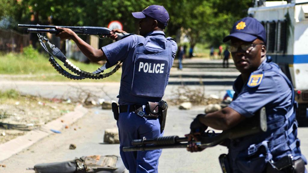 URGENT - Ça chauffe en Afrique du Sud : La police tire des balles sur des manifestants