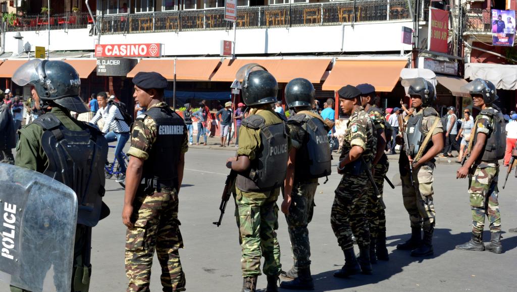 Madagascar: l'opposition durcit son discours