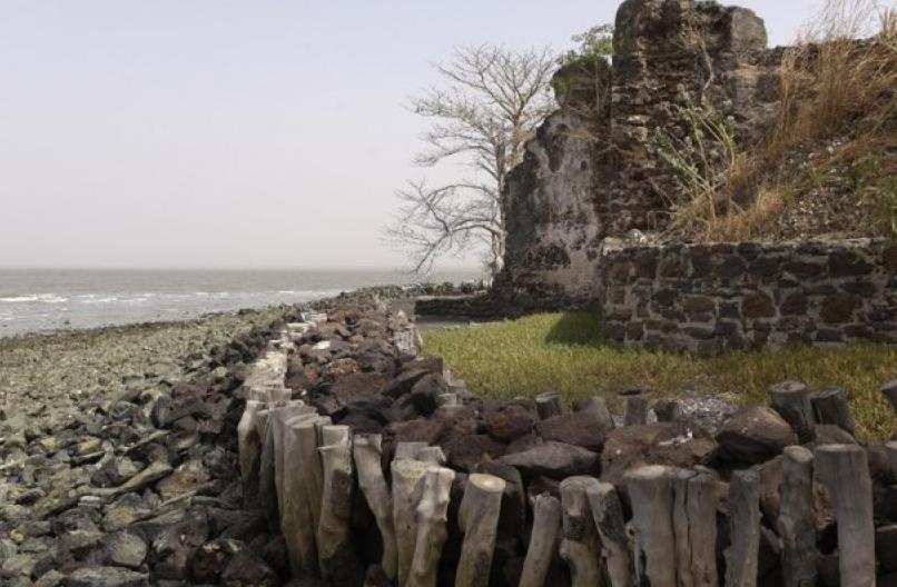 Esclavage: en Gambie, l’île Kunta Kinteh menacée par l'érosion