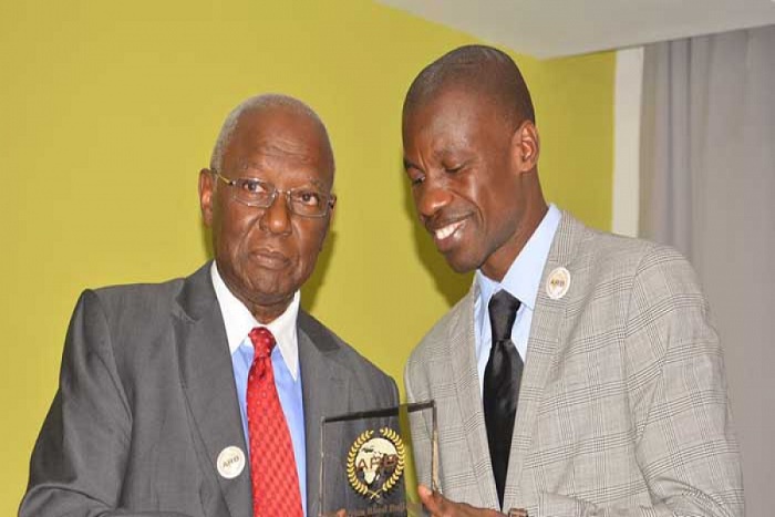 Promotion des infrastructures routières en Afrique : ​Uhuru Kenyatta remporte le trophée Babacar Ndiaye 2018