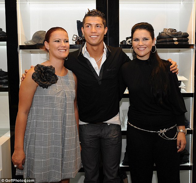 Katia, sœur de Ronaldo : « On ne parle pas de Messi à la maison »