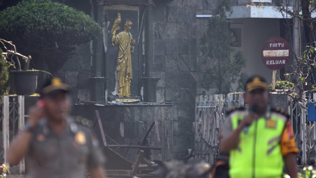 Indonésie: trois attentats contre des églises ensanglantent la ville de Surabaya