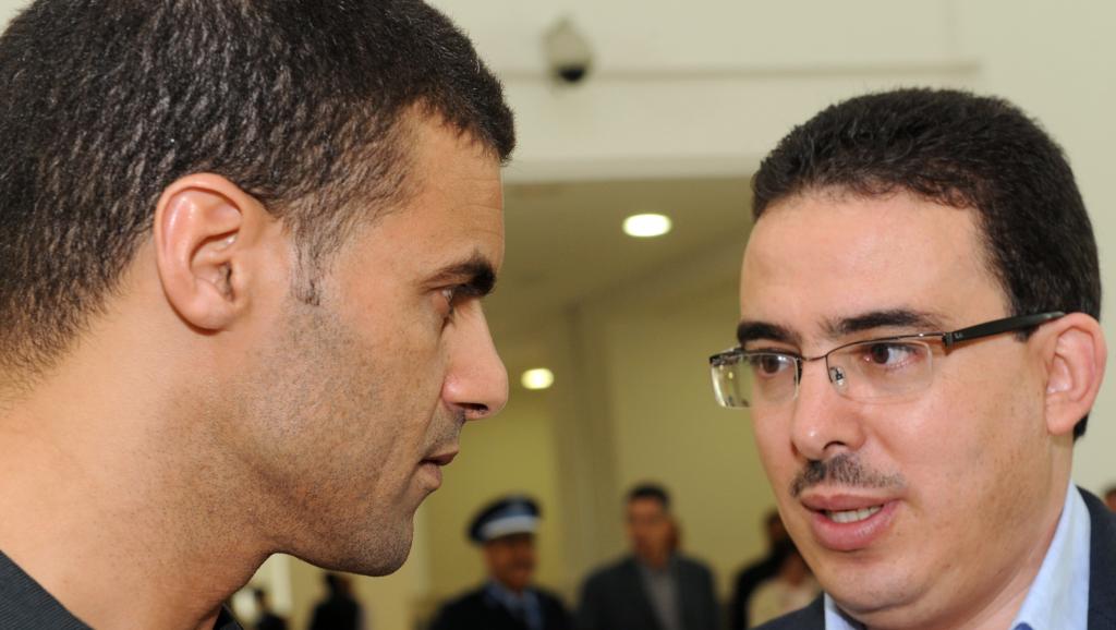Maroc: le très médiatique procès de Taoufik Bouachrine se poursuit à huis clos