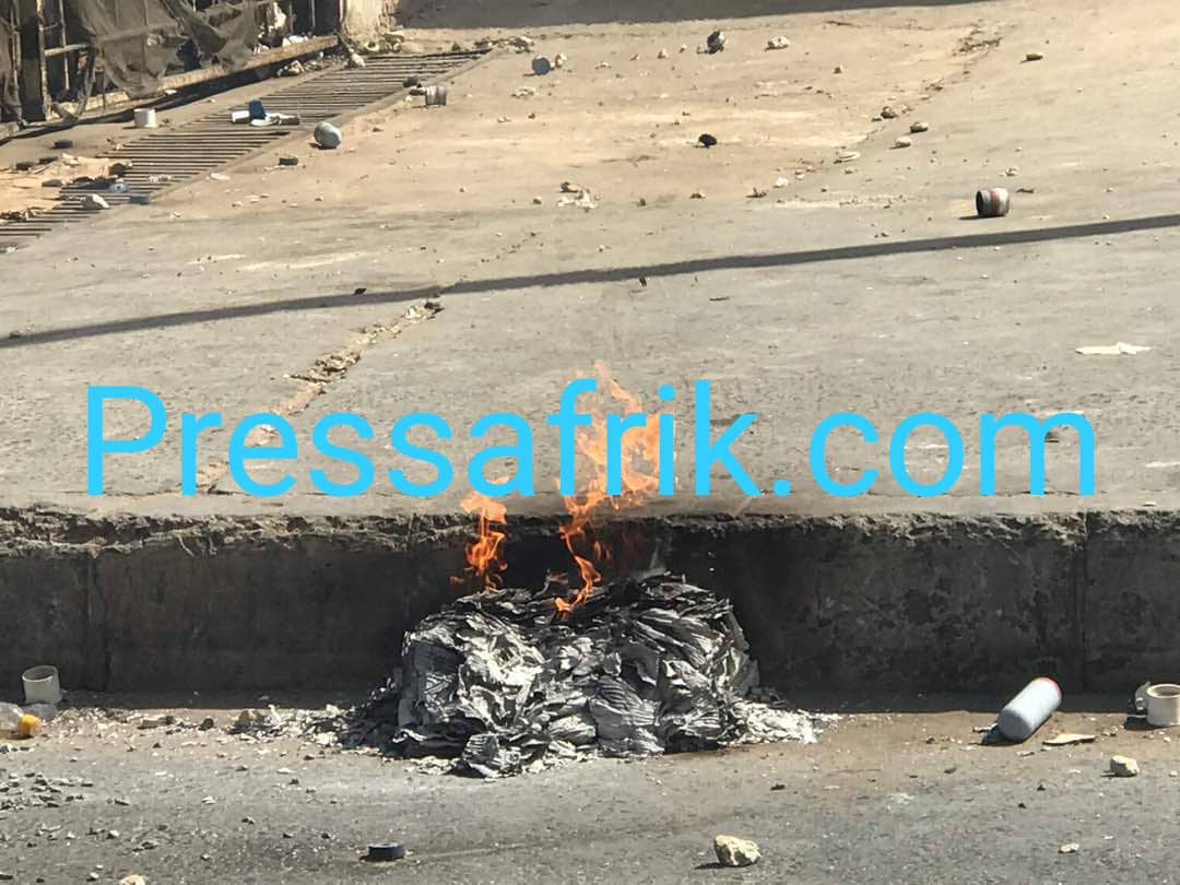 L’UCAD en état de siège : les images de la furie des étudiants