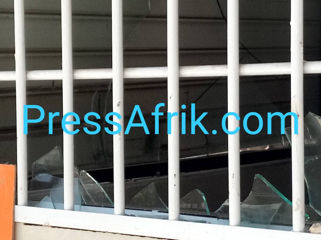 Les Images des violents affrontements à l'UCAD ce mercredi