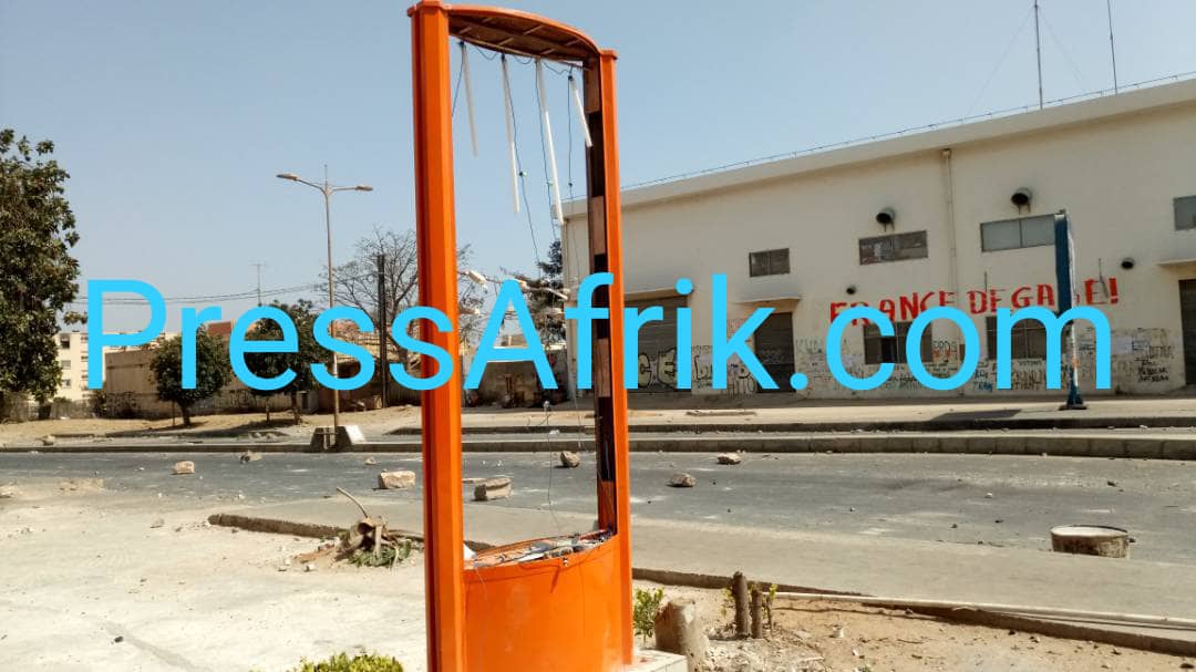 UCAD - Boutiques et sociétés paient le tribut des affrontements