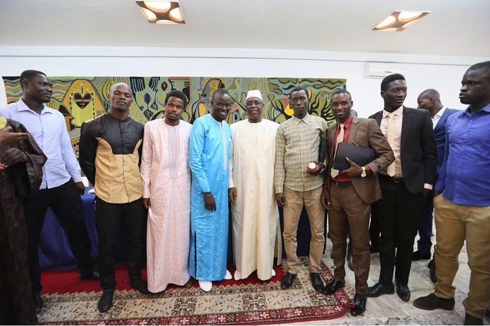 URGENT-Macky Sall abdique devant les étudiants et augmente les bourses