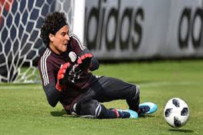 ​Premier scandale de ce Mondial : 30 prostituées pour 9 joueurs mexicains, dont le gardien du Standard Ochoa