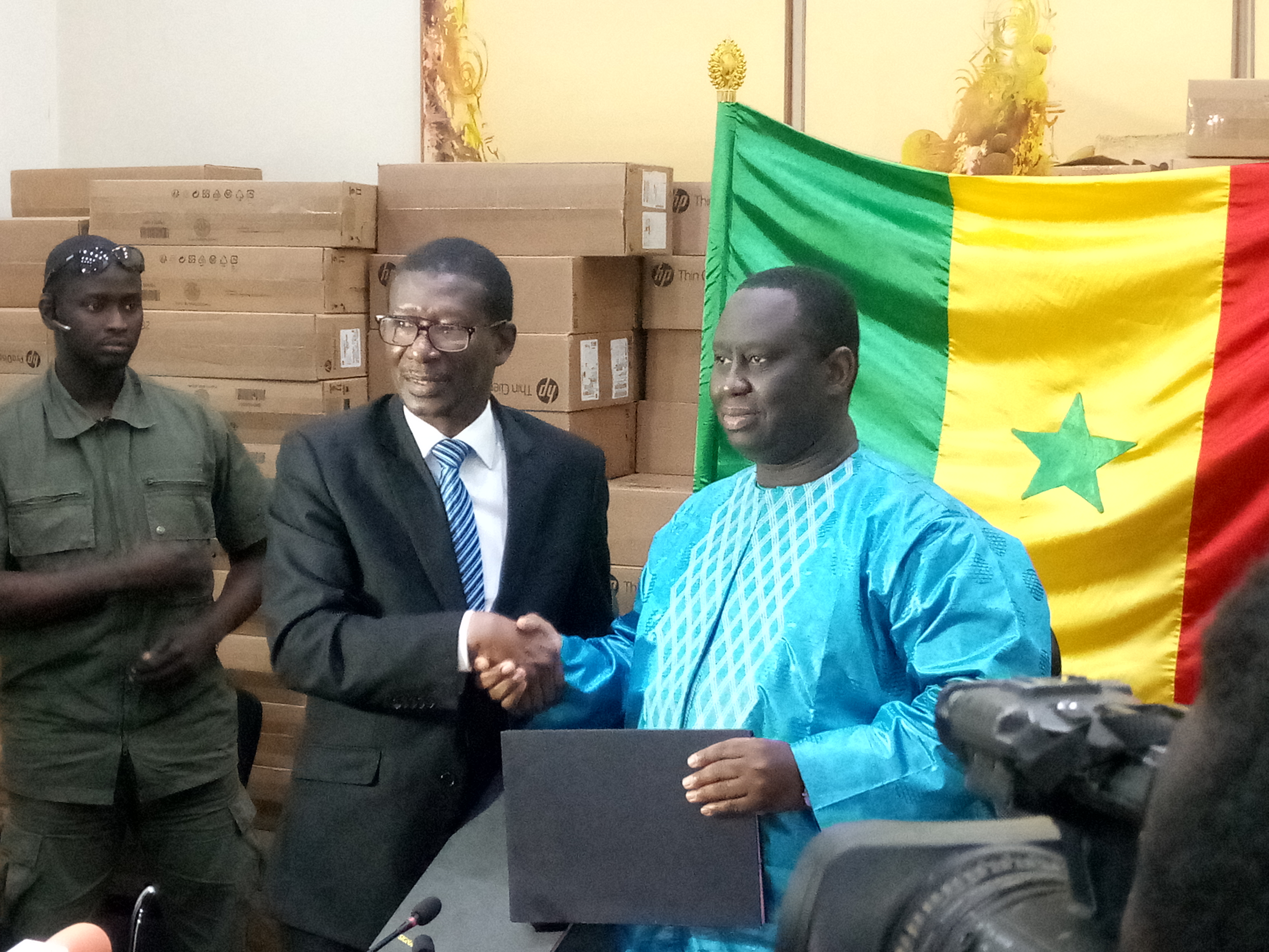 Mary Teuw Niane et Aliou Sall scellent un accord pour améliorer les conditions de vie des étudiants