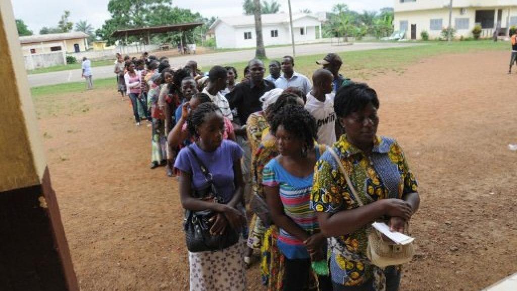 Gabon: la longue attente pour s’inscrire sur les listes électorales