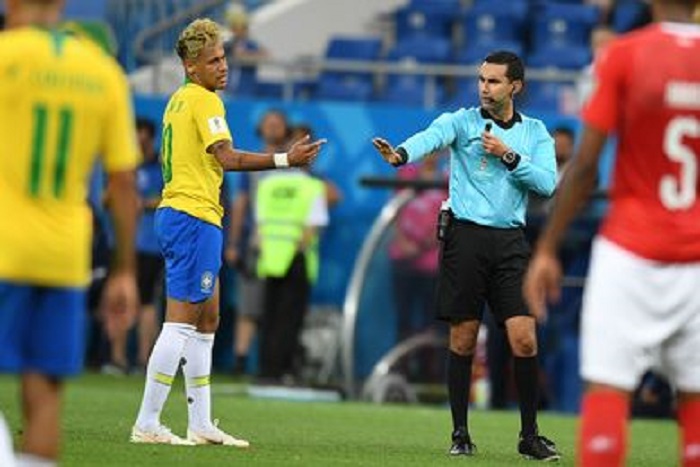 Brésil : après le nul contre la Suisse, Neymar pointe du doigt l'arbitrage