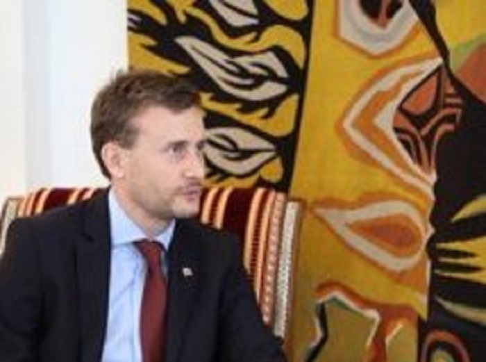 Tweet raciste- l’ambassadeur de Grande-Bretagne réagit : «Le foot devrait nous réunir et non… »