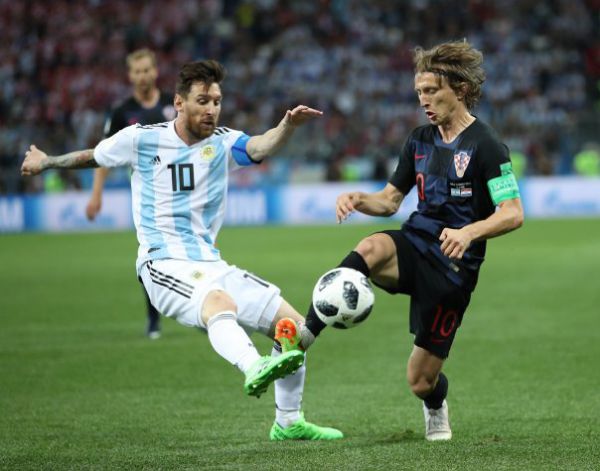  ​ Luka Modric prend la défense de Lionel Messi