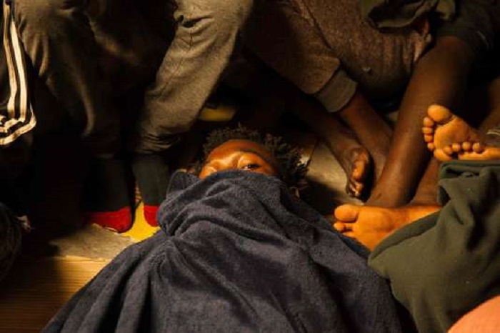 Migrants : le navire « Lifeline », qui devait rejoindre Malte, reste bloqué en mer