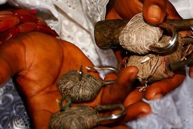 ​ Un charlatan tué en voulant tester un gris-gris anti-balles