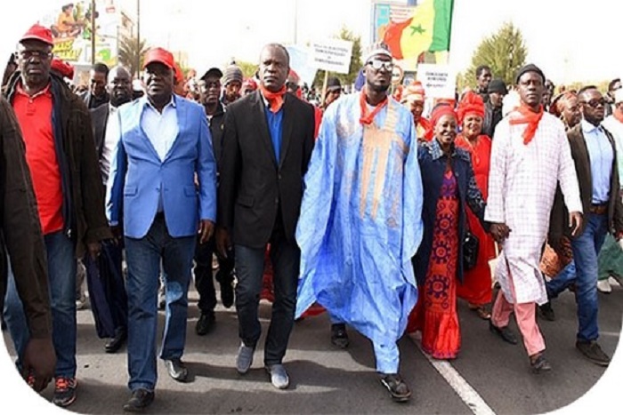 L'opposition dans les rues ce vendredi "avec ou sans autorisation" du préfet