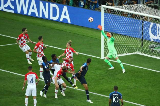 #FRACRO - Les Bleus mènent 2 buts à 1 à la mi-temps