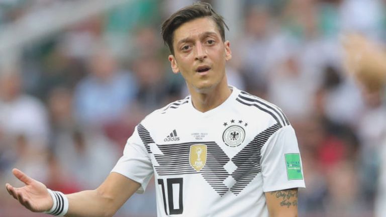 Ça brûle pour Willian à Barcelone, l’Allemagne sous le choc après la retraite de Mesut Özil